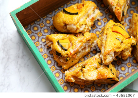 food, dessert, afters 43681007