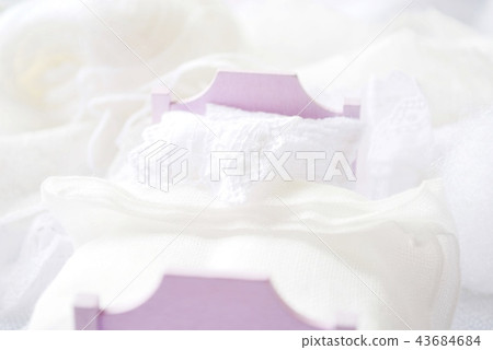 Miniature beds and cushions Miniature beds and cushions 43684684