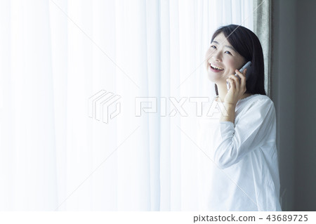 30年代女性智能手機 43689725