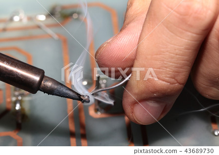 Welding head with Tin-wire to weld circuits Welding head with Tin-wire to weld circuits 43689730