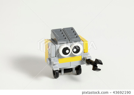 Robot made by block (original) Robot made by block (original) 43692190