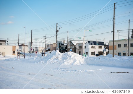 積雪的停車場 積雪的停車場 43697349