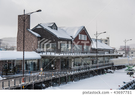 Net walking port in the sunset 43697781