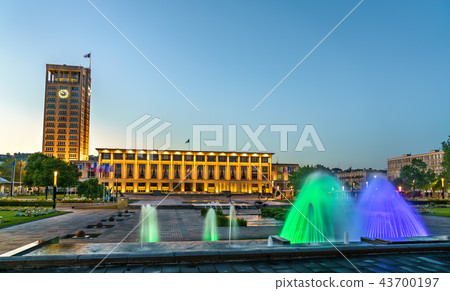 The city hall of Le Havre with a fountain. France The city hall of Le Havre with a fountain. France 43700197
