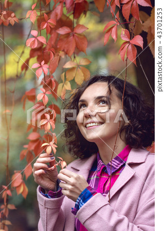 portrait of a happy smiling girl portrait of a happy smiling girl 43701253