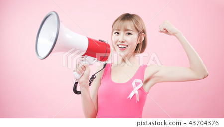 woman with prevention breast cancer 43704376