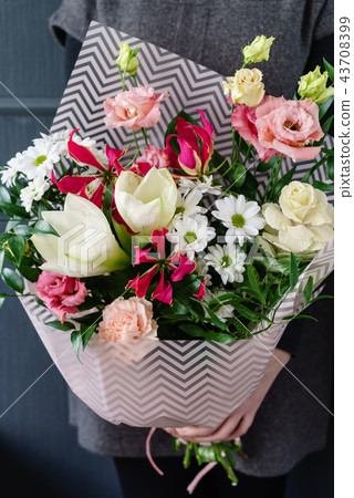 nice bouquet in the hands nice bouquet in the hands 43708399