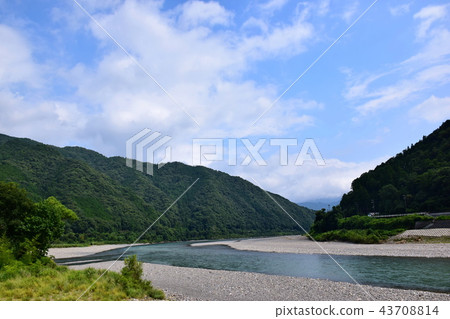 熊野川(新宮河)與北山川(和歌山縣新宮市熊野町)的聯合盆地 熊野川(新宮河)與北山川(和歌山縣新宮市熊野町)的聯合盆地 43708814