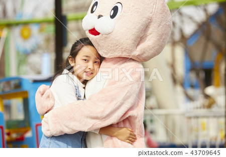 使用在遊樂園的女孩 使用在遊樂園的女孩 43709645
