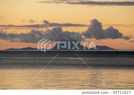 Wonderful sunset in bora bora french polynesia 43711827