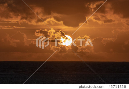 Wonderful sunset in french polynesia 43711836