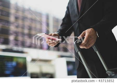 airport, business man, overseas business trip 43713852