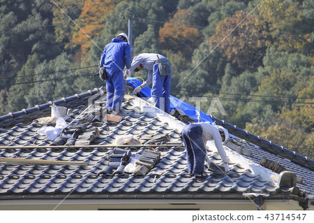 Disaster recovery image _ Earthquake restoration work 43714547