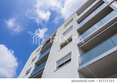 Modern new apartment 43715183