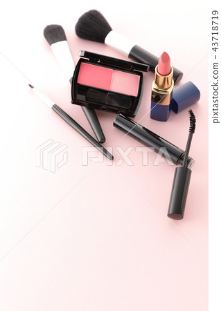 Cosmetics 43718719