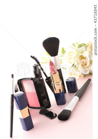 鮮花和化妝品 43718845