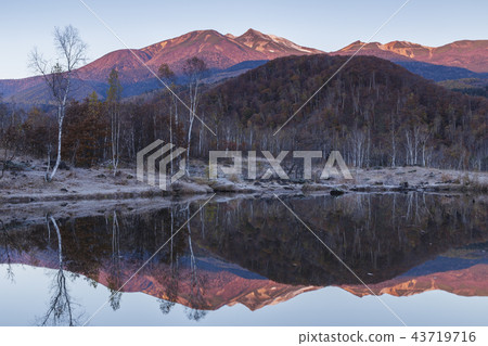 Nomeno Pond和Morgenroth在秋末 43719716