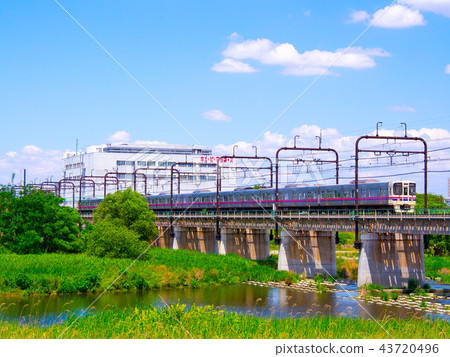 Keio Line Series 9000 crossing the Tama River 43720496