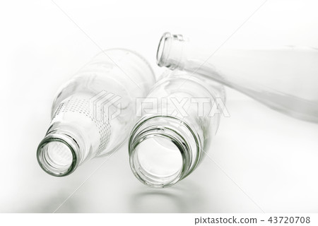 Glass bottle 43720708