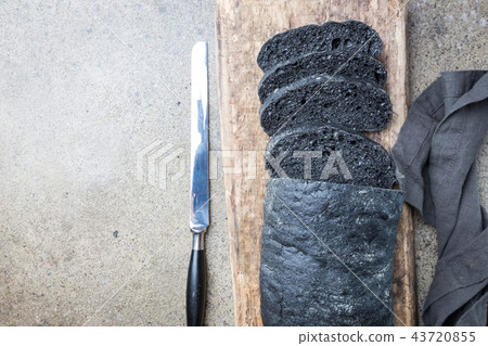 Sliced black bread Sliced black bread 43720855