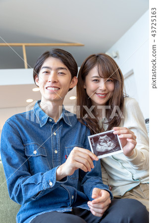 夫婦懷孕迴聲照片 夫婦懷孕迴聲照片 43725163