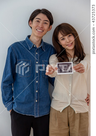 夫婦懷孕迴聲照片 夫婦懷孕迴聲照片 43725373