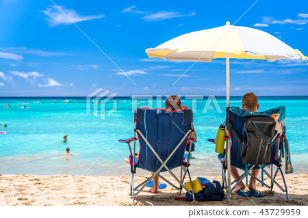 "Hawaii" Take a break at Waikiki Beach / Beach umbrella 43729959