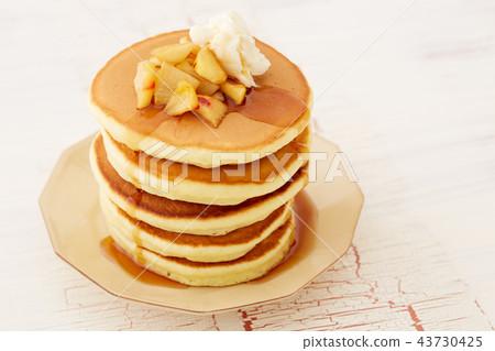 Apple saute and pancakes Apple saute and pancakes 43730425