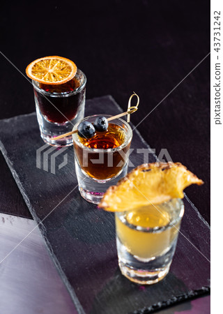 cocktail in the bar 43731242