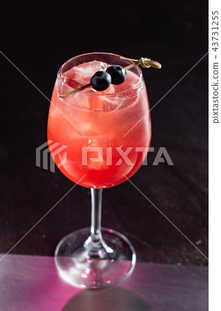 cocktail in the bar 43731255