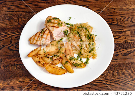 meat with potatoes meat with potatoes 43731280