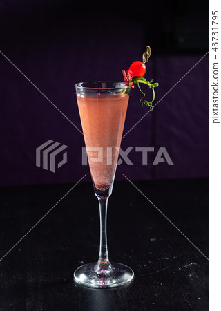 cocktail in the bar 43731795