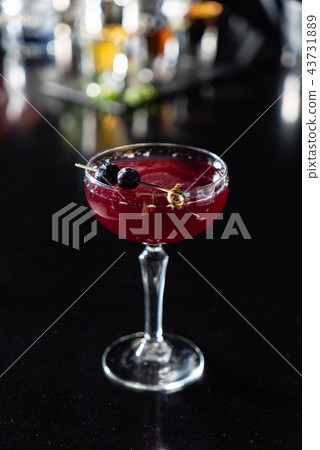 cocktail in the bar 43731889