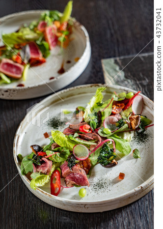 salad with beef 43732041