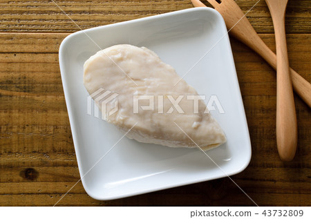 Salad chicken 43732809