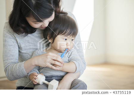 Tooth brushing practice Tooth brushing practice 43735119