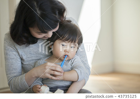 Tooth brushing practice Tooth brushing practice 43735125