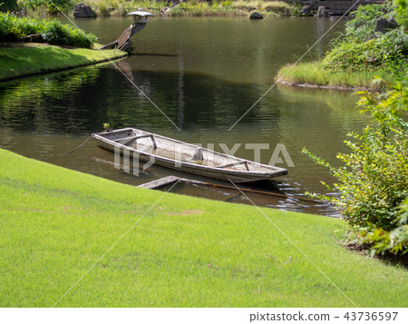 [伊豆]帶池塘的日式庭園風景[修善寺Niji no Sato，日式船] 43736597