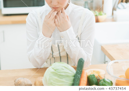 Housewife, housewife, lip 43737454