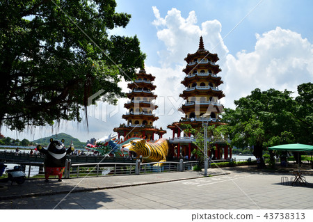 來自台灣高雄市的龍虎塔 來自台灣高雄市的龍虎塔 43738313