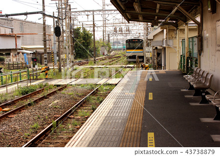 Ogimachi線火車進入鶴見線武藏白石站(2) Ogimachi線火車進入鶴見線武藏白石站(2) 43738879