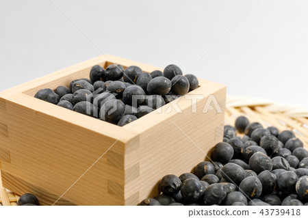 Beans black beans black soybeans grapes dried beans grains 43739418