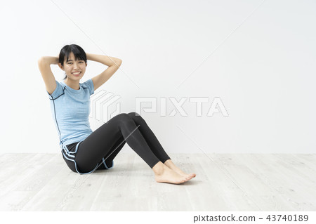 A woman to sport 43740189