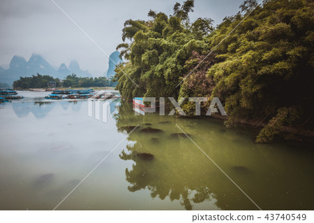 Li River (Lijiang River). 43740549