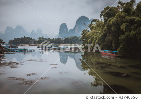 Li River (Lijiang River). 43740550