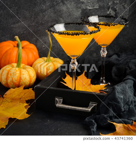 Cocktail Pumpkin Martini or Pumpkintini 43741360
