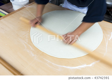 百分之十的蕎麥麵粉蕎麥麵通過添加手工製作的蕎麥蕎麥酸痛經驗體驗浴來促進澱粉的糊化，日本傳統是繼承的 43742391