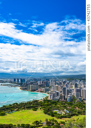 "Hawaii" Diamond Head Observatory · Looking at Waikiki 43742755