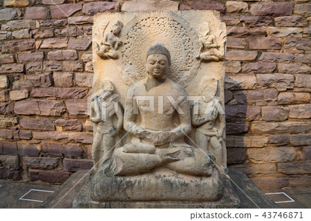 Sanchi Stupa, Ancient buddhist building, India Sanchi Stupa, Ancient buddhist building, India 43746871