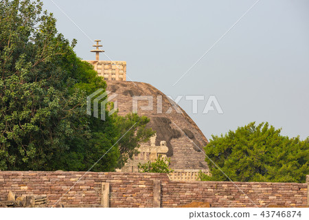 Sanchi Stupa, Ancient buddhist building, India Sanchi Stupa, Ancient buddhist building, India 43746874